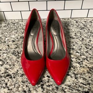 Life Stride soft system red pumps Sevyn